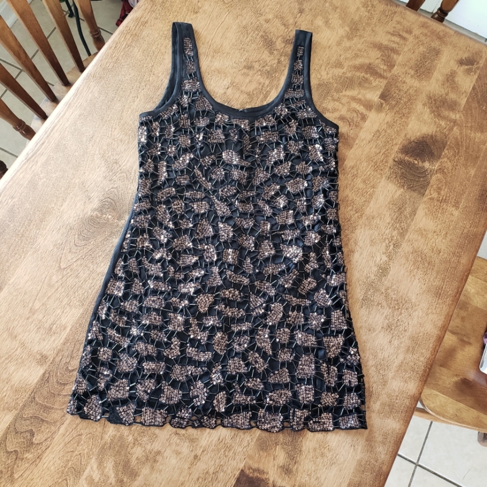 EUC Guess cocktail/party dress. Sequined, beaded. Size 5. Black/copper.